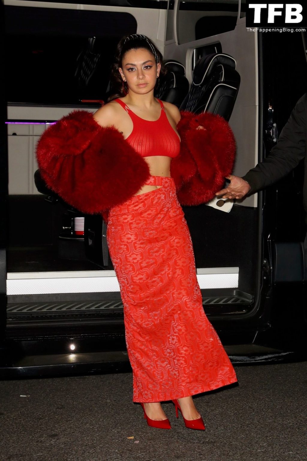 Charli XCX Braless Boobs Nipples 20 scaled thefappeningblog.com  1024x1536 - Braless Charli XCX Stuns in All Red Out in NYC (21 Photos)