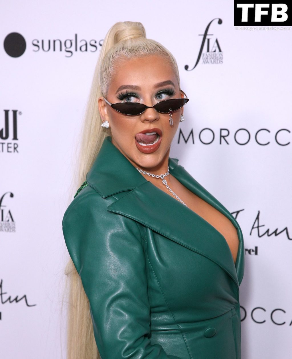 Christina Aguilera Sexy The Fappening Blog 25 1024x1257 - Christina Aguilera Flaunts Her Sexy Breasts at The Daily Front Row’s 6th Annual Fashion Los Angeles Awards (87 Photos)
