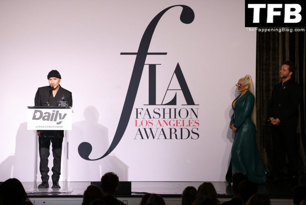 Christina Aguilera Sexy The Fappening Blog 27 1024x685 - Christina Aguilera Flaunts Her Sexy Breasts at The Daily Front Row’s 6th Annual Fashion Los Angeles Awards (87 Photos)