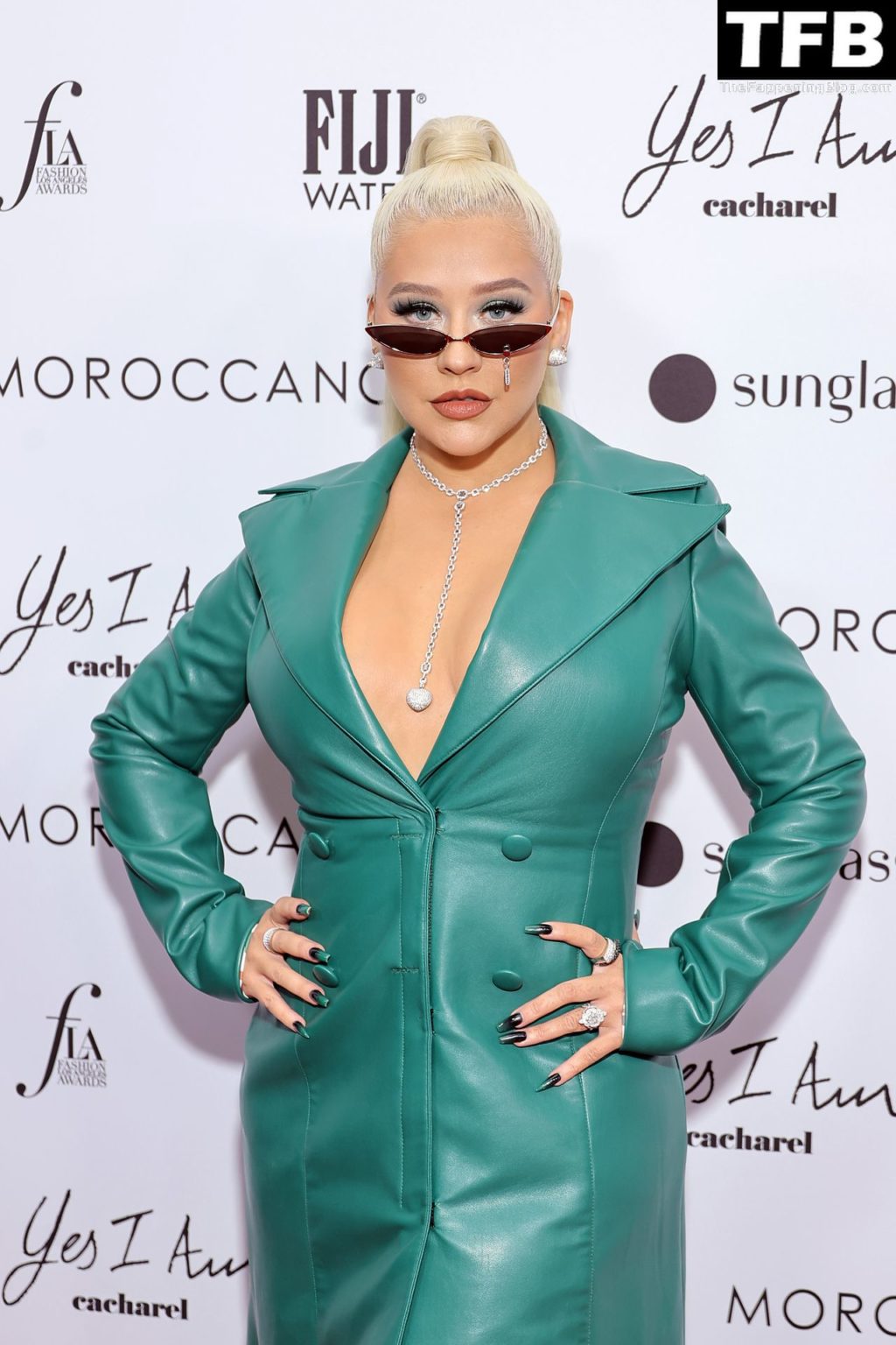 Christina Aguilera Sexy The Fappening Blog 29 1024x1536 - Christina Aguilera Flaunts Her Sexy Breasts at The Daily Front Row’s 6th Annual Fashion Los Angeles Awards (87 Photos)
