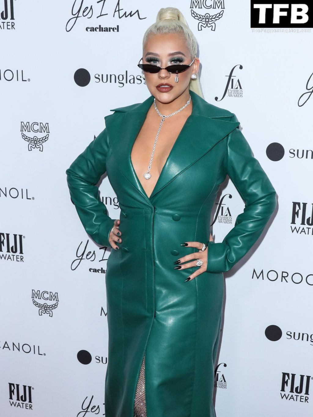 Christina Aguilera Sexy The Fappening Blog 4 1024x1365 - Christina Aguilera Flaunts Her Sexy Breasts at The Daily Front Row’s 6th Annual Fashion Los Angeles Awards (87 Photos)