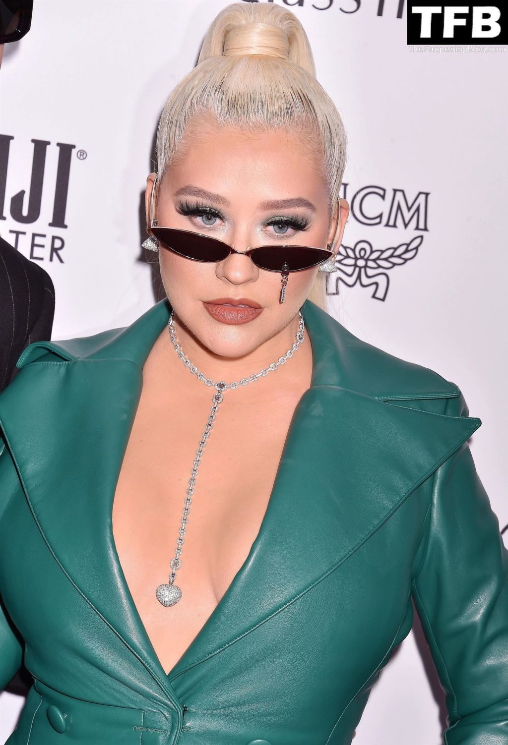 Christina Aguilera Sexy The Fappening Blog 42 1024x1503 - Christina Aguilera Flaunts Her Sexy Breasts at The Daily Front Row’s 6th Annual Fashion Los Angeles Awards (87 Photos)