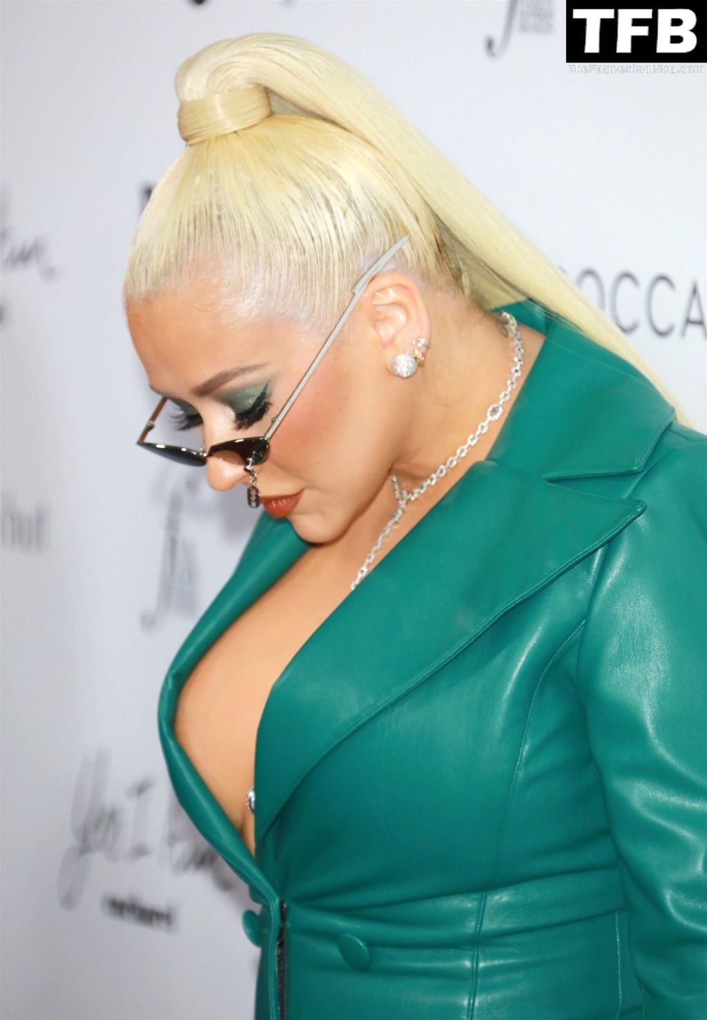 Christina Aguilera Sexy The Fappening Blog 43 1024x1478 - Christina Aguilera Flaunts Her Sexy Breasts at The Daily Front Row’s 6th Annual Fashion Los Angeles Awards (87 Photos)
