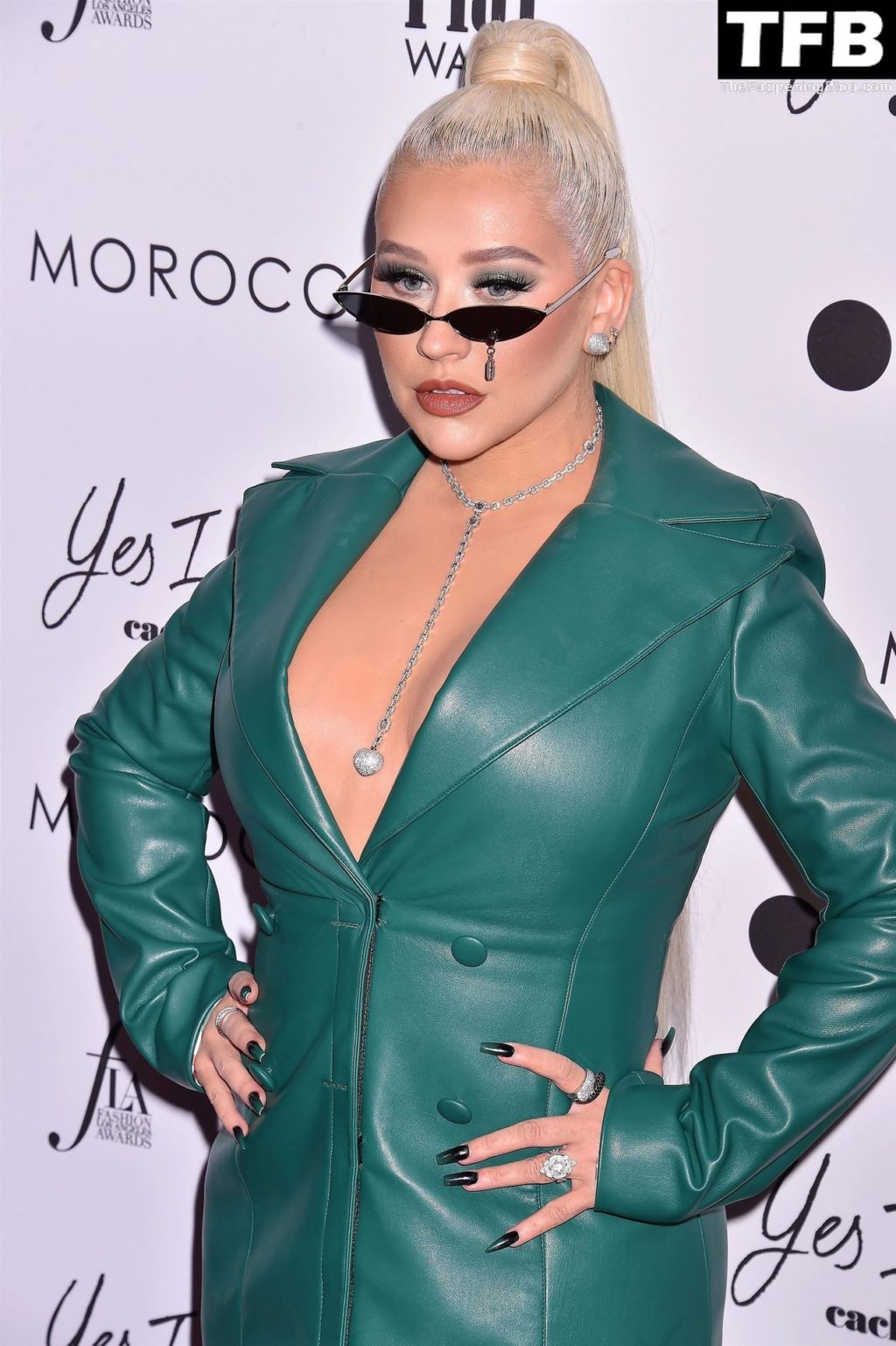 Christina Aguilera Sexy The Fappening Blog 46 1024x1538 - Christina Aguilera Flaunts Her Sexy Breasts at The Daily Front Row’s 6th Annual Fashion Los Angeles Awards (87 Photos)