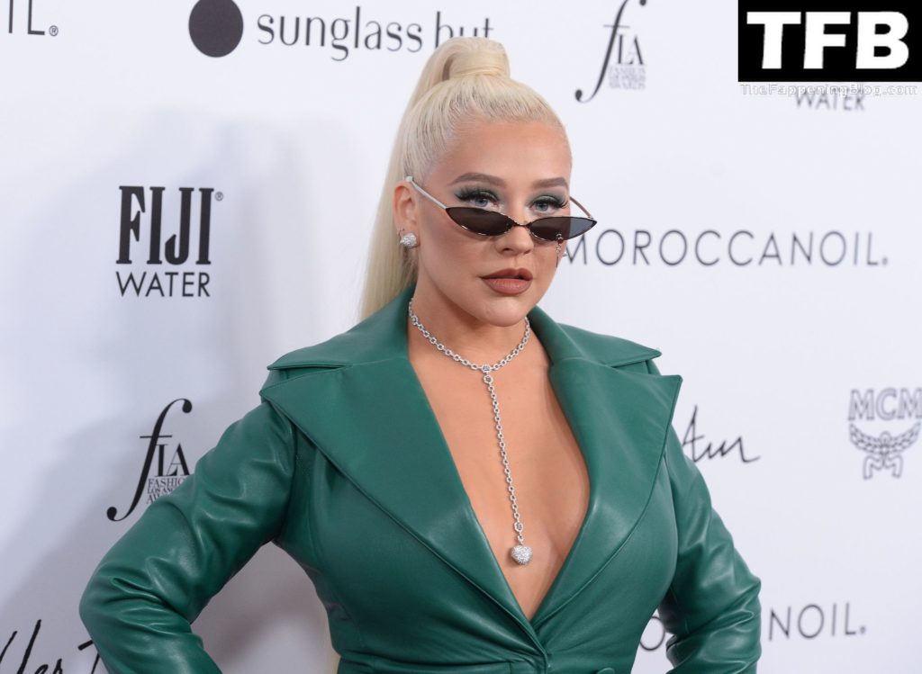Christina Aguilera Sexy The Fappening Blog 65 1024x749 - Christina Aguilera Flaunts Her Sexy Breasts at The Daily Front Row’s 6th Annual Fashion Los Angeles Awards (87 Photos)