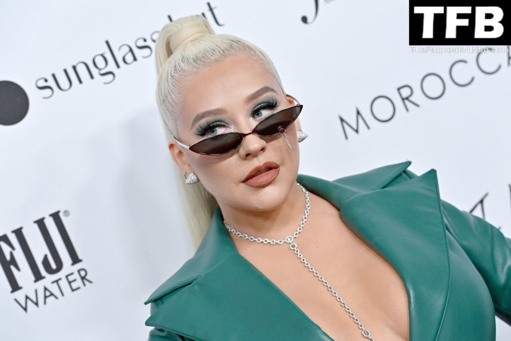 Christina Aguilera Sexy The Fappening Blog 70 1024x683 - Christina Aguilera Flaunts Her Sexy Breasts at The Daily Front Row’s 6th Annual Fashion Los Angeles Awards (87 Photos)