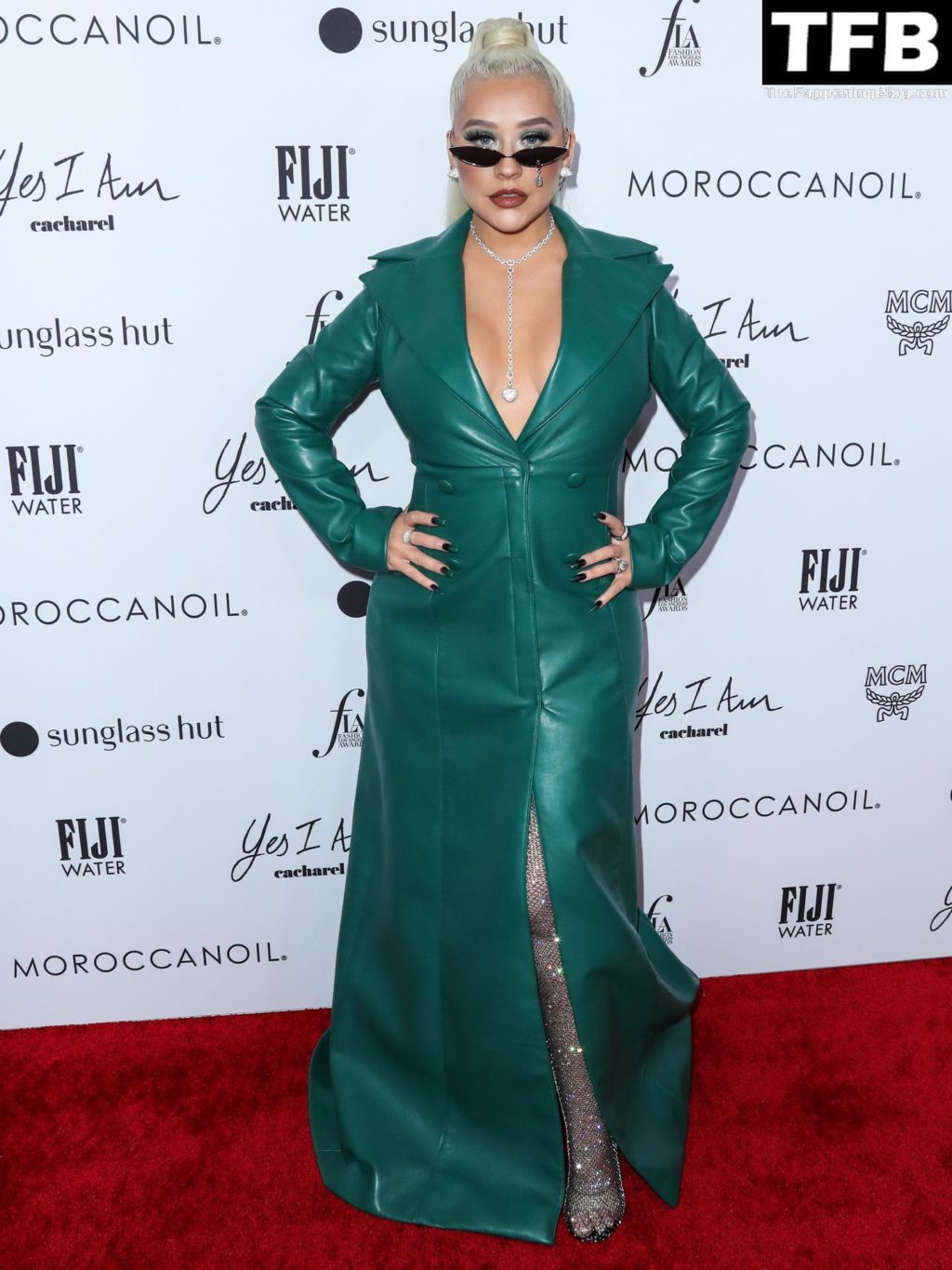 Christina Aguilera Sexy The Fappening Blog 9 1024x1365 - Christina Aguilera Flaunts Her Sexy Breasts at The Daily Front Row’s 6th Annual Fashion Los Angeles Awards (87 Photos)
