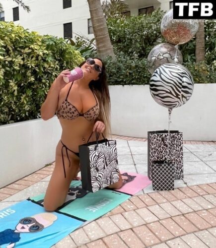 Claudia Romani Sexy The Fappening Blog 1 435x500 - Claudia Romani Celebrates Her Birthday in Miami (10 Photos)