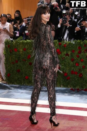 Dakota Johnson Sexy The Fappening Blog 3 1024x1536 333x500 - Dakota Johnson Stuns in a See-Through Outfit at The 2022 Met Gala in NYC (47 Photos)