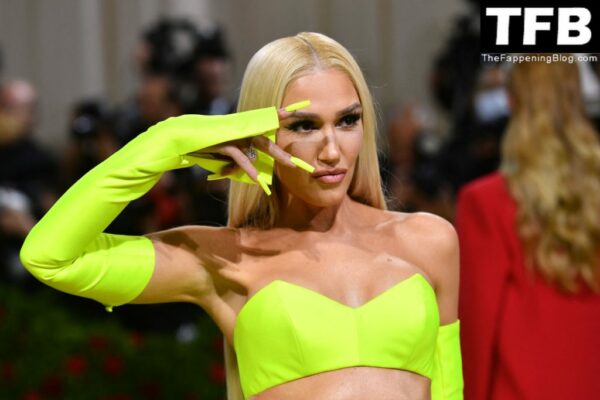Gwen Stefani Sexy The Fappening Blog 1 1024x683 600x400 - Gwen Stefani Stuns on the Red Carpet at The 2022 Met Gala in NYC (75 Photos)