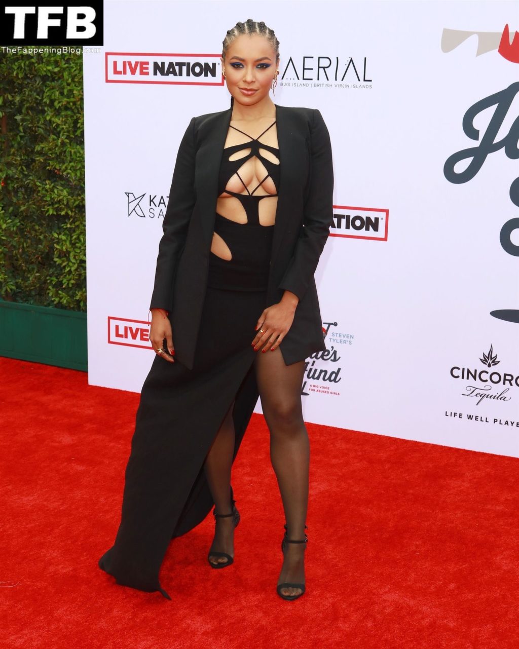 Kat Graham Tits The Fappening Blog 6 1024x1281 - Kat Graham Displays Her Underboob at the 4th Annual Grammy Awards Viewing Party (13 Photos)