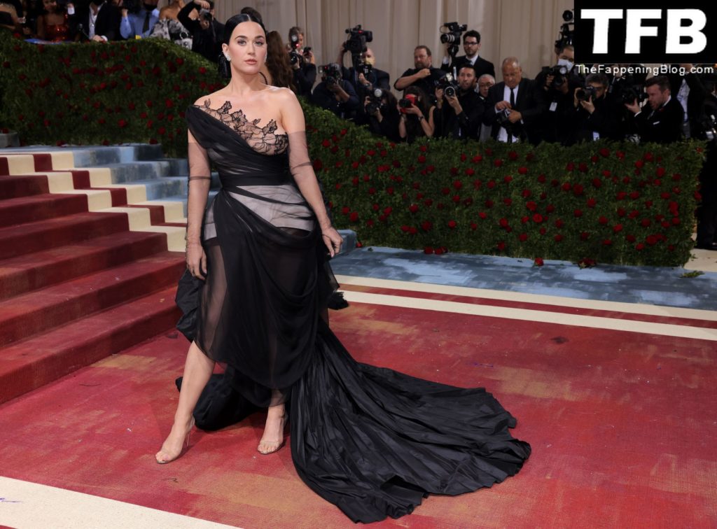 Katy Perry Sexy The Fappening Blog 2 1024x756 - Katy Perry Displays Her Curves at The 2022 Met Gala in NYC (101 Photos)
