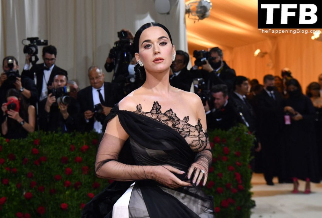 Katy Perry Sexy The Fappening Blog 33 1024x694 - Katy Perry Displays Her Curves at The 2022 Met Gala in NYC (101 Photos)