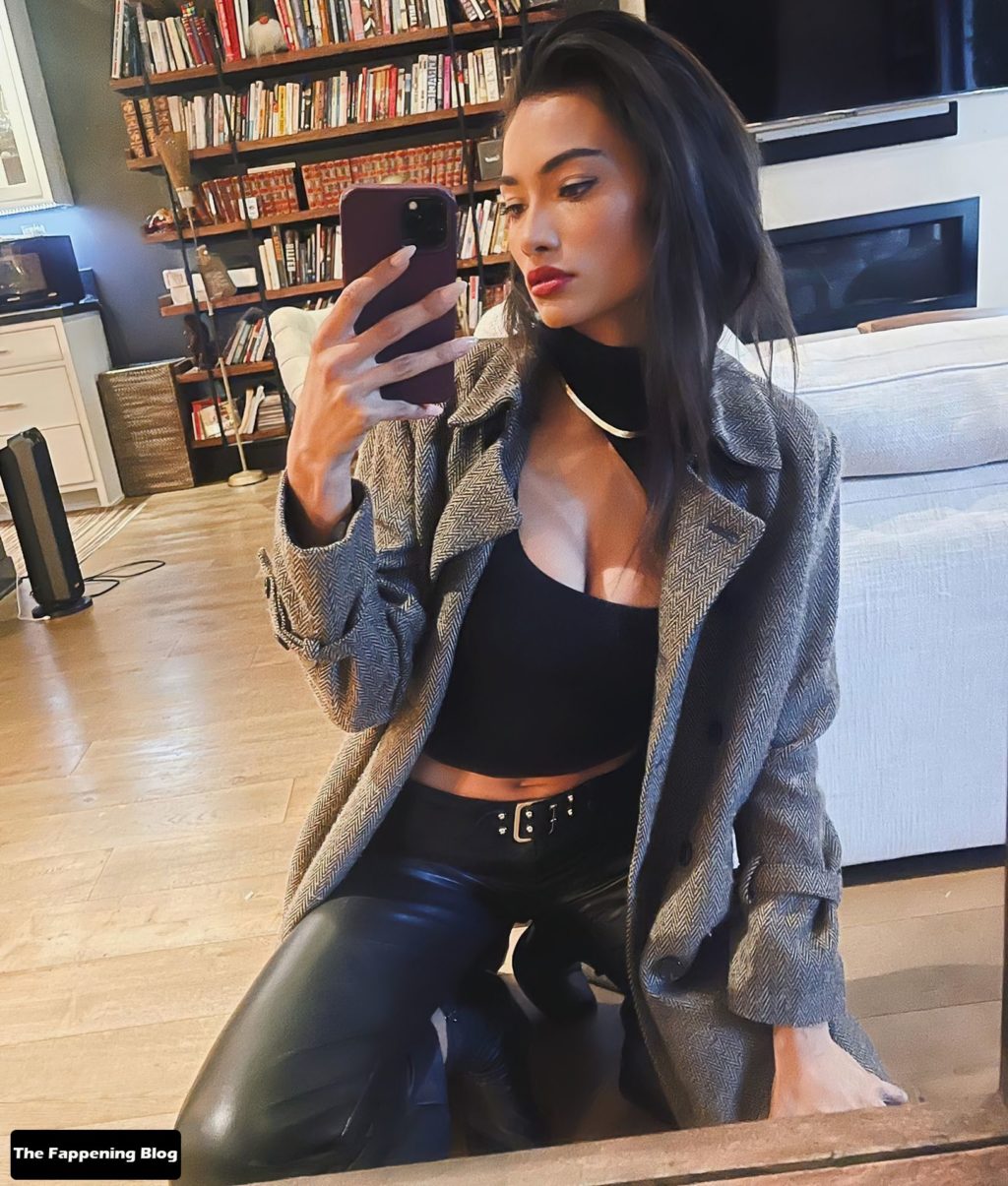 Kelly Gale Sexy Selfie 1 thefappeningblog.com  1024x1205 - Kelly Gale Sexy (8 Photos)