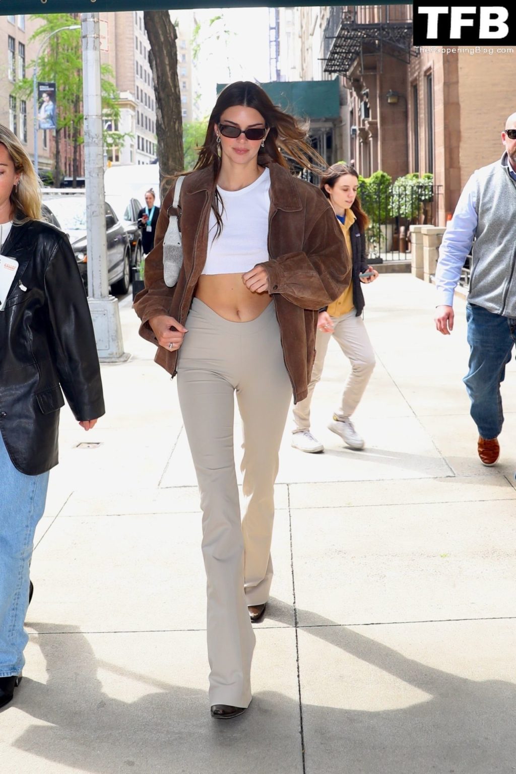 Kendall Jenner Sexy The Fappening Blog 34 1024x1536 - Kendall Jenner is All Smiling While Arriving at The Carlyle Hotel For Fitting For the MET Gala (56 Photos)