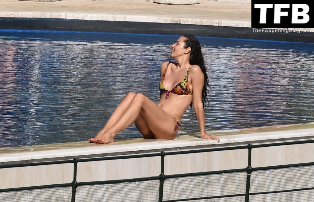 Laura Barriales Sexy The Fappening Blog 16 1024x657 - Laura Barriales Enjoys a Relaxing Holiday with Her Friends in Sunny Portofino (23 Photos)