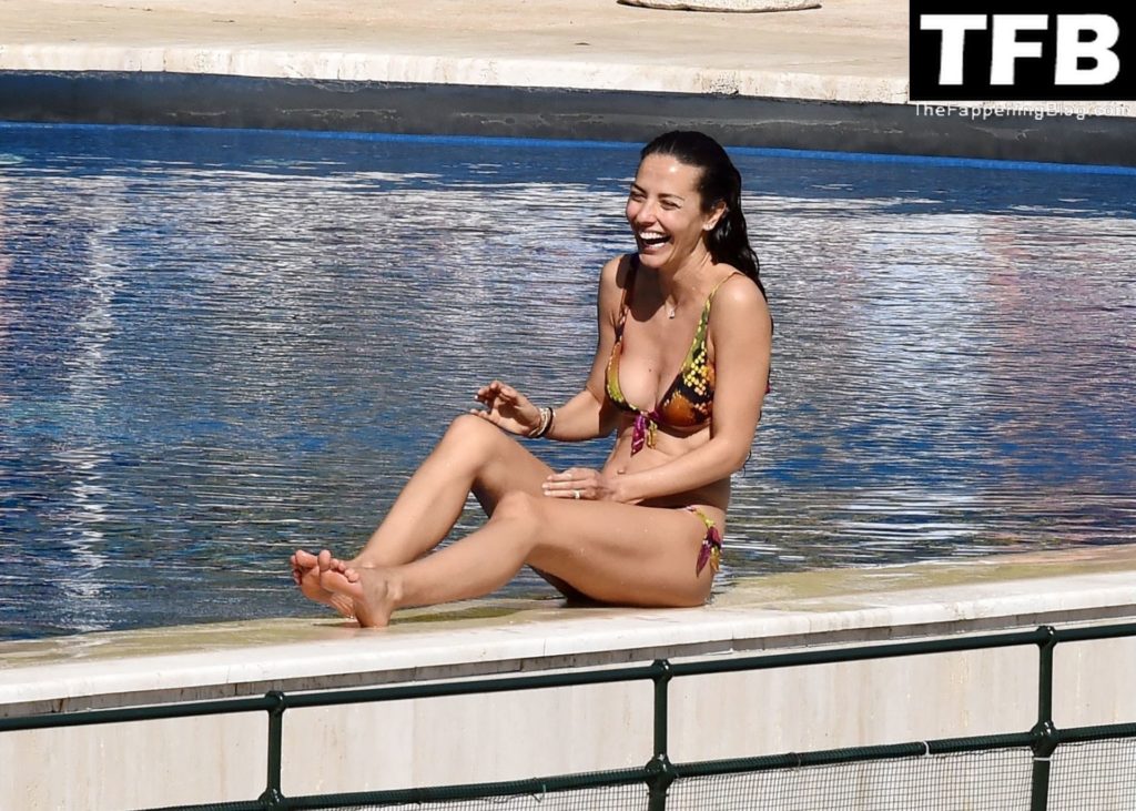 Laura Barriales Sexy The Fappening Blog 18 1024x731 - Laura Barriales Enjoys a Relaxing Holiday with Her Friends in Sunny Portofino (23 Photos)