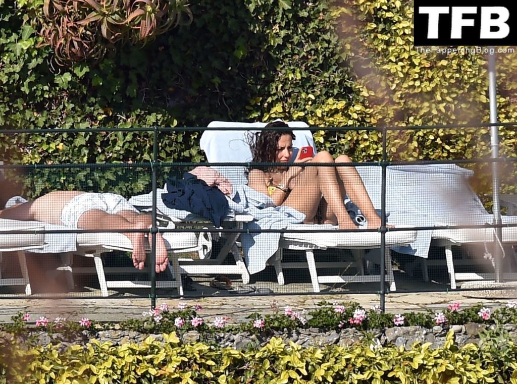 Laura Barriales Sexy The Fappening Blog 23 1024x761 - Laura Barriales Enjoys a Relaxing Holiday with Her Friends in Sunny Portofino (23 Photos)