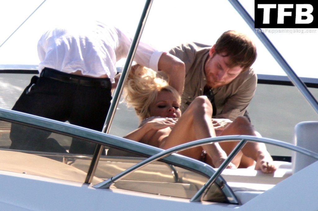 Pamela Anderson Topless Sexy The Fappening Blog 25 1024x679 - Pamela Anderson Poses Topless and in a Bikini on a Boat in Cannes (55 Photos)