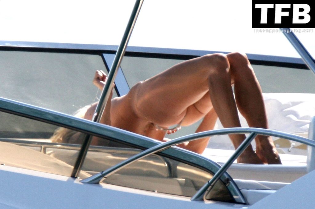 Pamela Anderson Topless Sexy The Fappening Blog 29 1024x679 - Pamela Anderson Poses Topless and in a Bikini on a Boat in Cannes (55 Photos)
