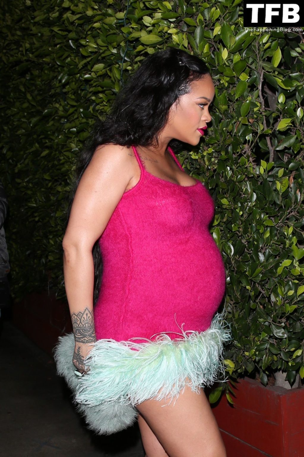 Rihanna Sexy The Fappening Blog 89 1024x1536 - Rihanna Puts Her Baby Bump on Display Grabbing Dinner at Giorgio Baldi (100 Photos)