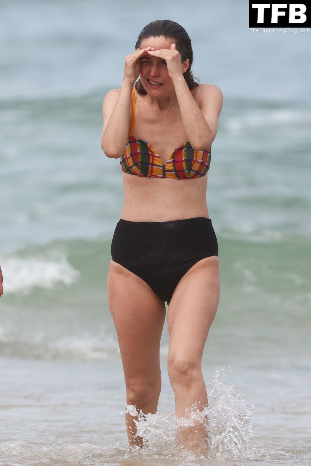 Rose Byrne Sexy The Fappening Blog 66 1024x1536 - Rose Byrne & Kick Gurry Enjoy a Day on the Beach in Sydney (90 Photos)