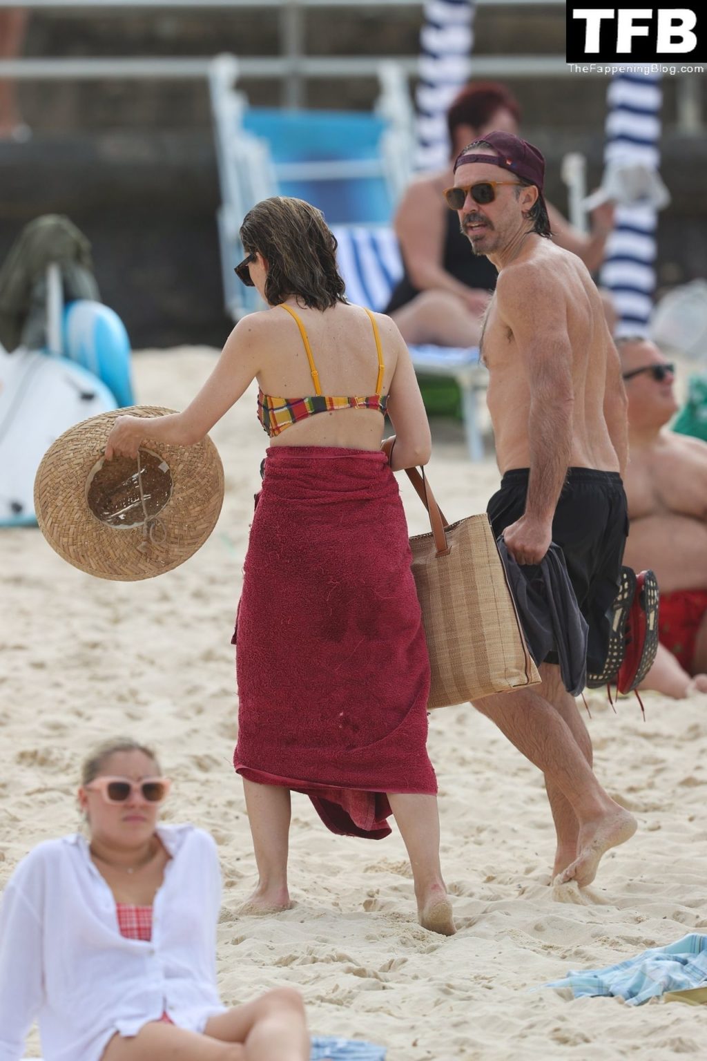 Rose Byrne Sexy The Fappening Blog 86 1024x1536 - Rose Byrne & Kick Gurry Enjoy a Day on the Beach in Sydney (90 Photos)