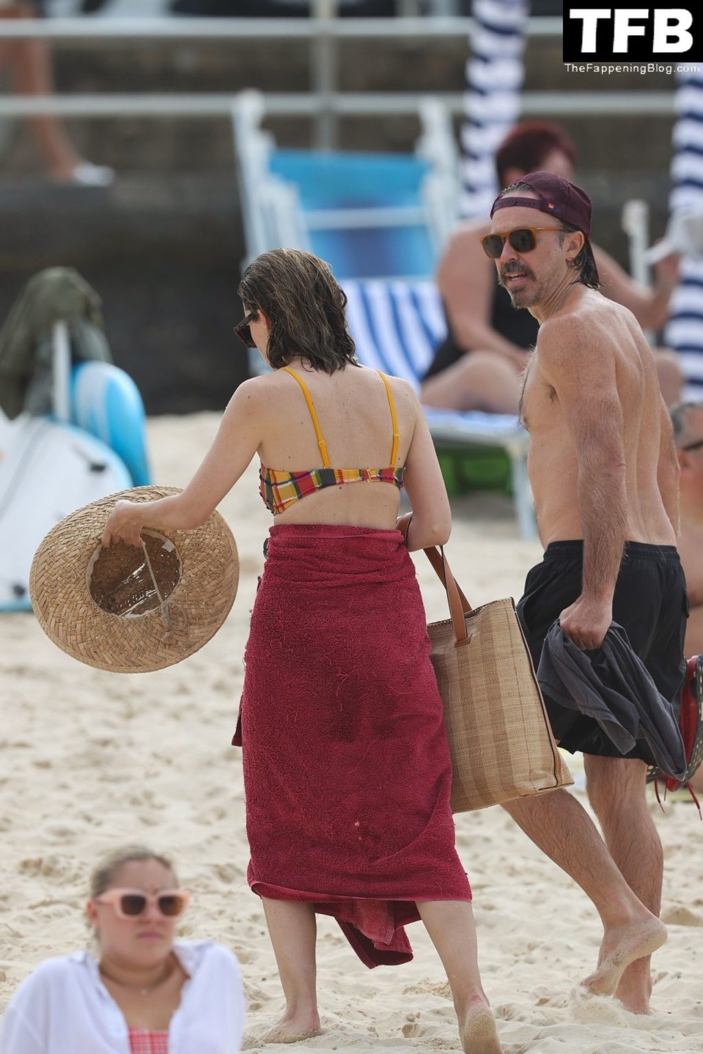 Rose Byrne Sexy The Fappening Blog 87 1024x1536 - Rose Byrne & Kick Gurry Enjoy a Day on the Beach in Sydney (90 Photos)