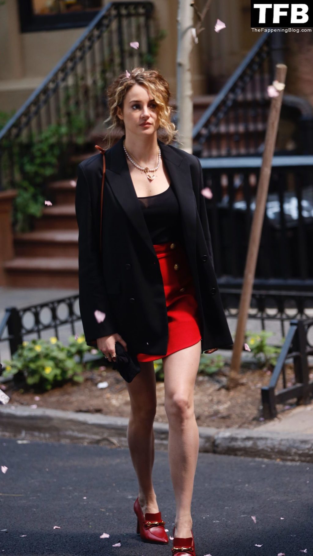 Shailene Woodley Sexy The Fappening Blog 18 1024x1820 - Shailene Woodley Flaunts Her Sexy Legs at the ‘Three Women’ TV Show Filming in New York (47 Photos)