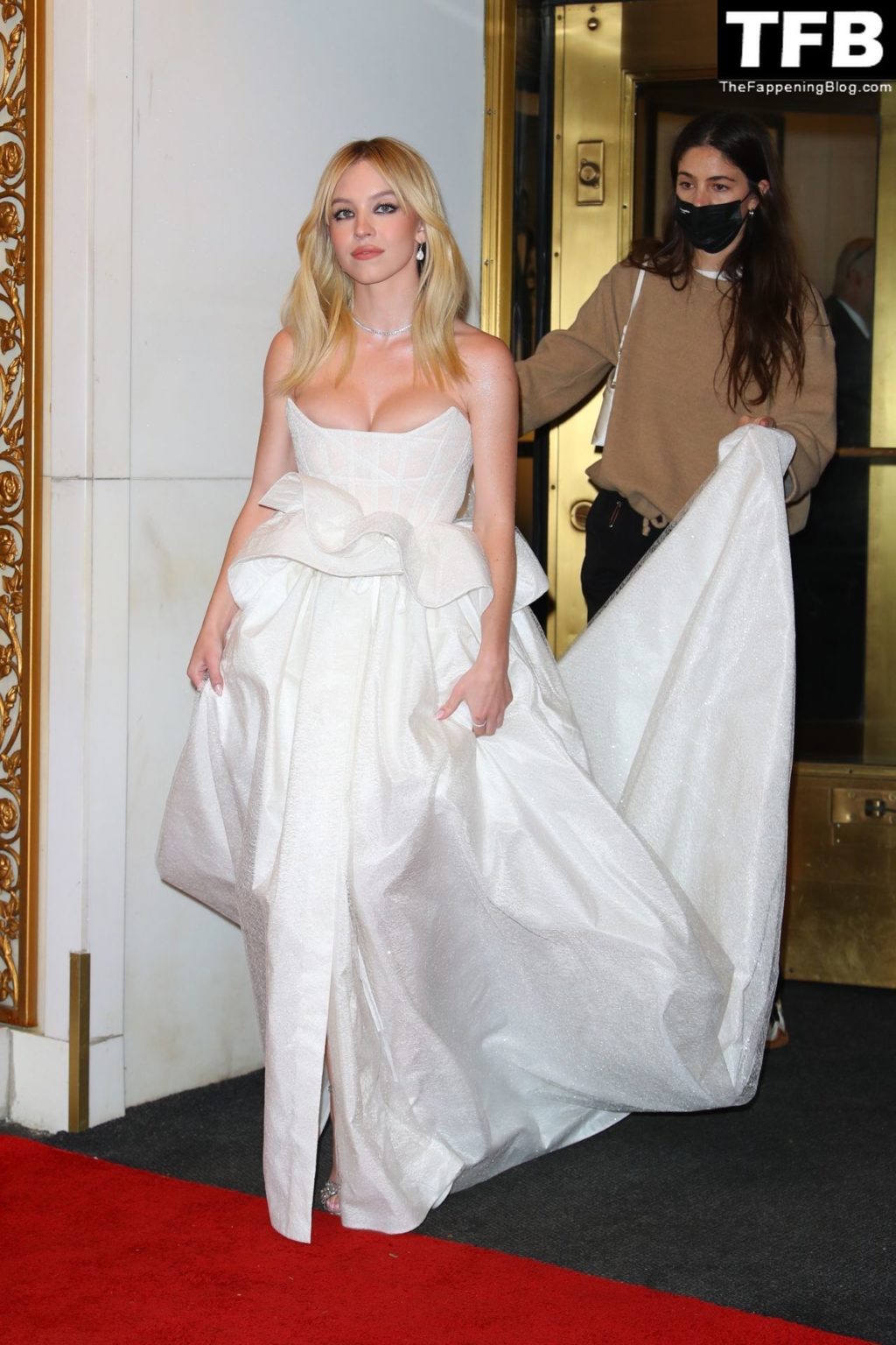 Sydney Sweeney Sexy The Fappening Blog 22 1024x1536 - Sydney Sweeney Looks Hot in White at The 2022 Met Gala in NYC (132 Photos)