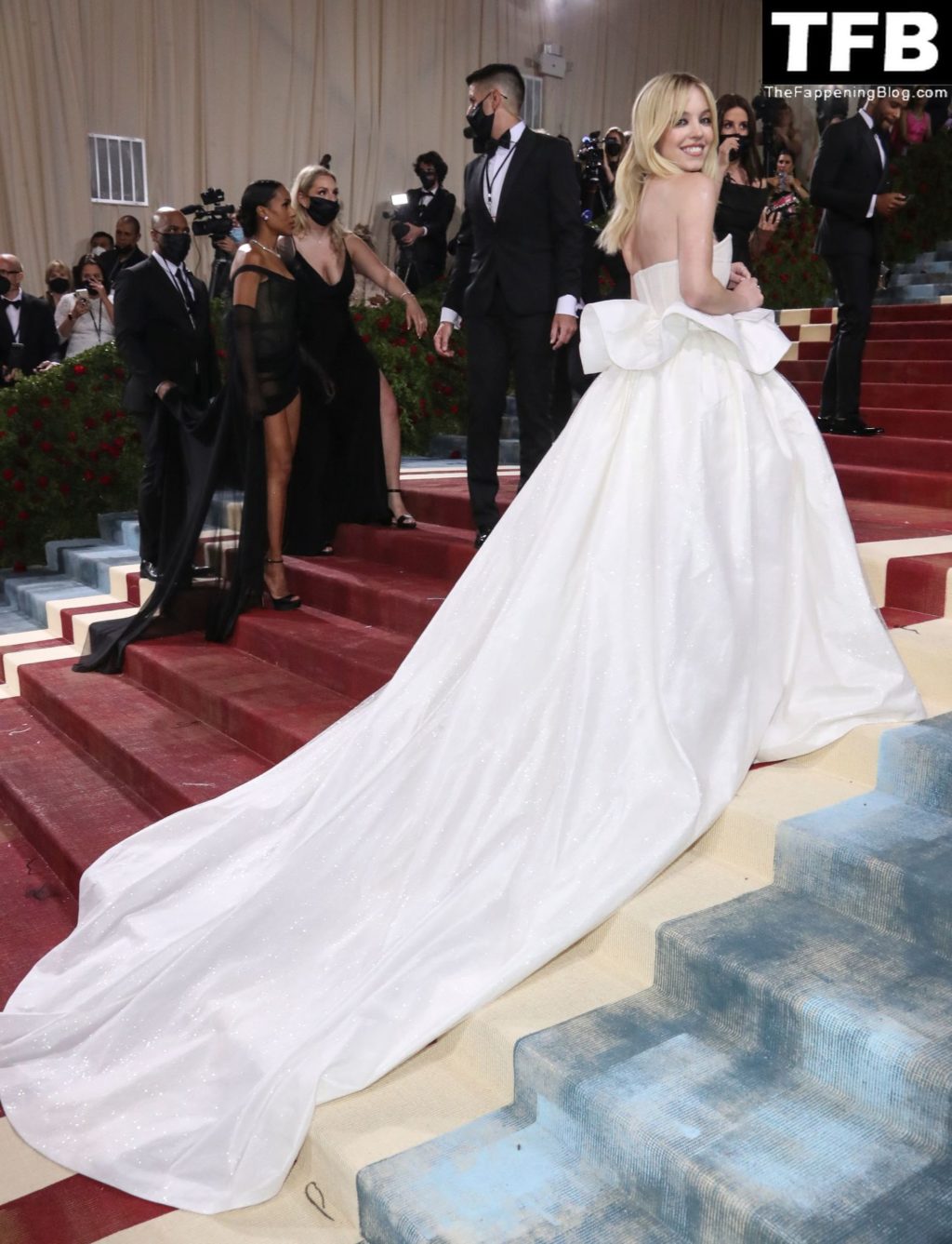 Sydney Sweeney Sexy The Fappening Blog 6 1024x1337 - Sydney Sweeney Looks Hot in White at The 2022 Met Gala in NYC (132 Photos)