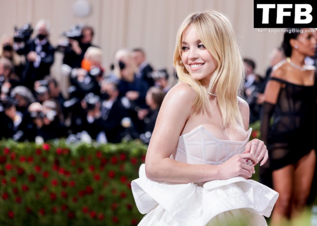 Sydney Sweeney Sexy The Fappening Blog 96 1024x731 - Sydney Sweeney Looks Hot in White at The 2022 Met Gala in NYC (132 Photos)