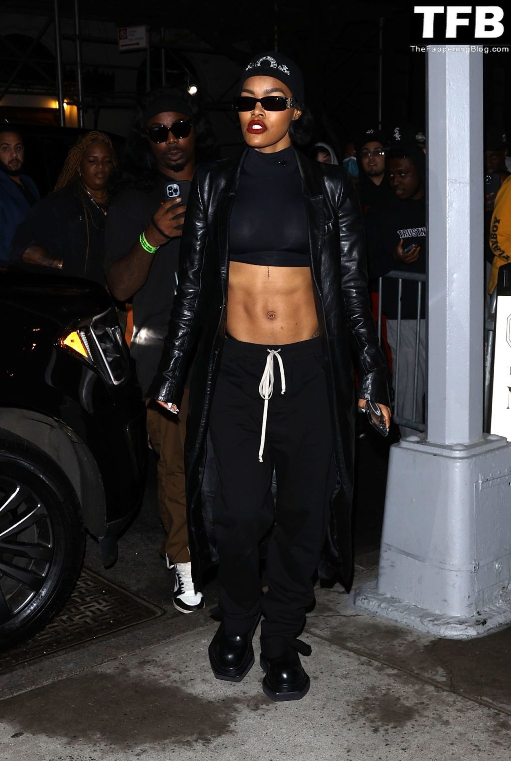 Teyana Taylor Sexy The Fappening Blog 4 1024x1524 - Teyana Taylor Shows Off Her Tits & 6 Pack as She Arrives at Her Hotel in NYC (17 Photos)