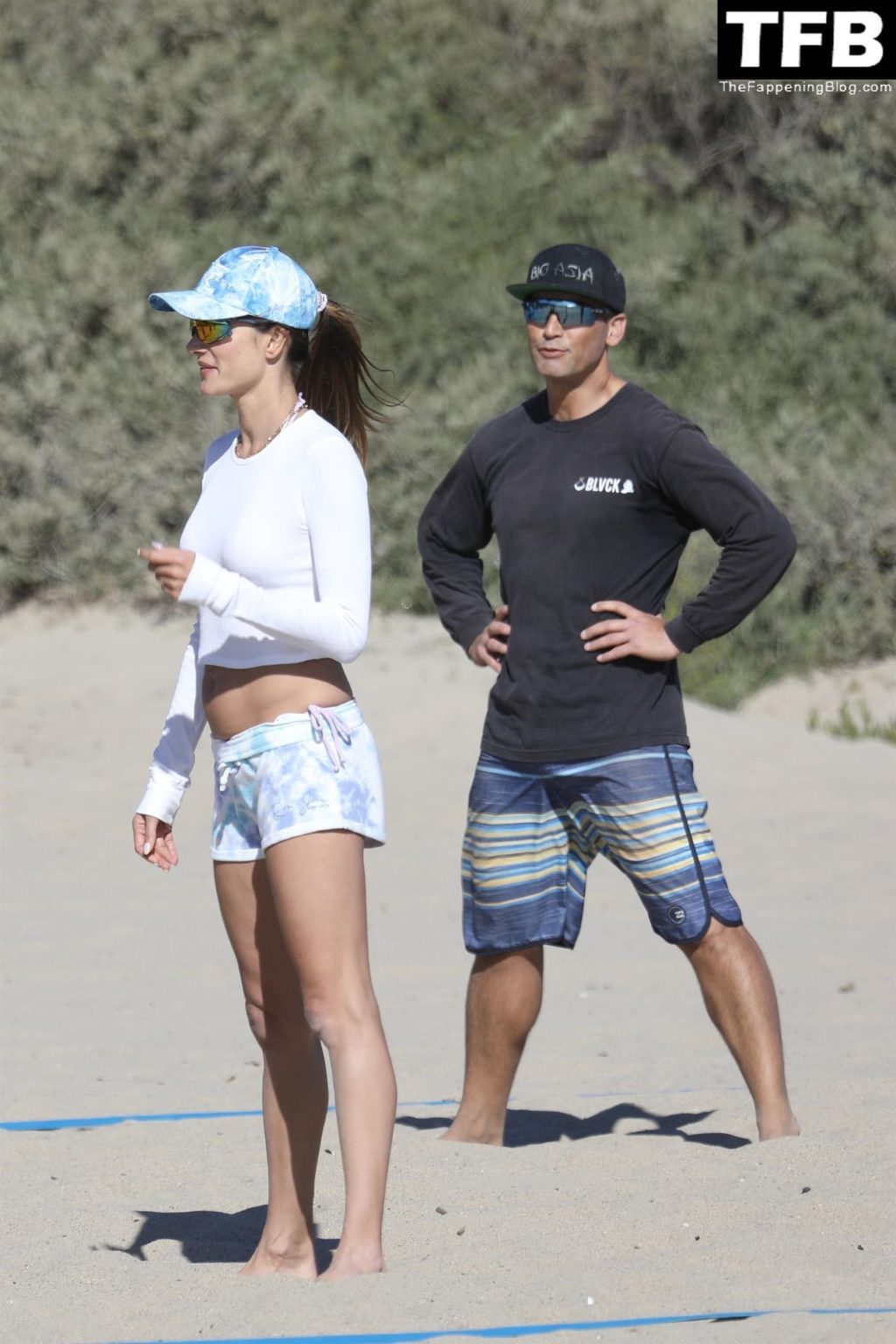 Alessandra Ambrosio Sexy The Fappening Blog 35 1 1024x1536 - Alessandra Ambrosio & Richard Lee Share Some PDA on the Beach During a Volleyball Match (114 Photos)