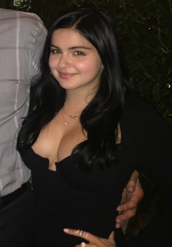 Ariel Winter Cleavage 5 - Thaise de Mari Nude And Sexy (29 Photos)