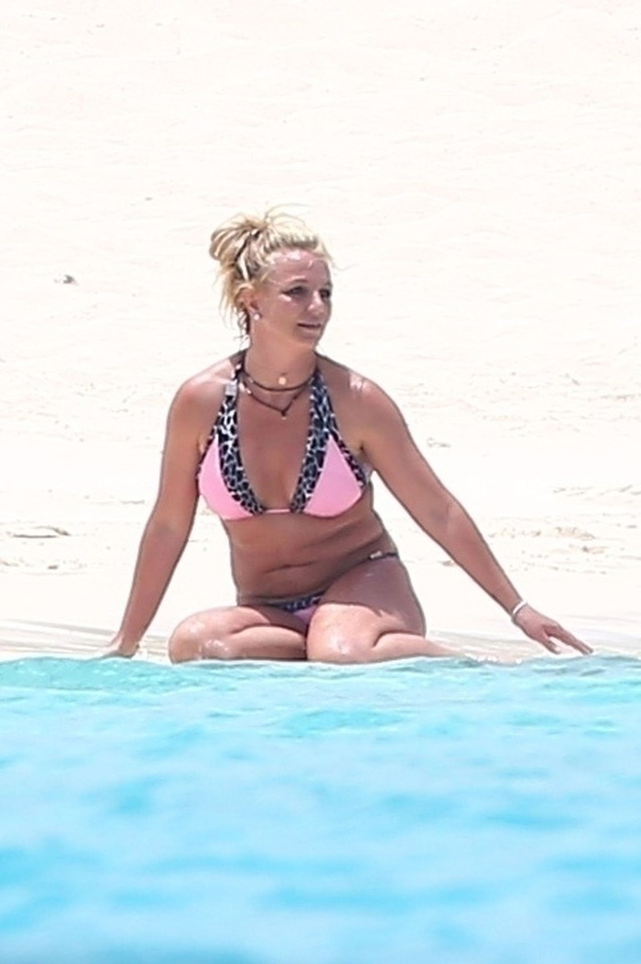 Britney Spears Sexy 11 - Britney Spears Sexy Bikini in Turks and Caicos (35 Photos and Video)