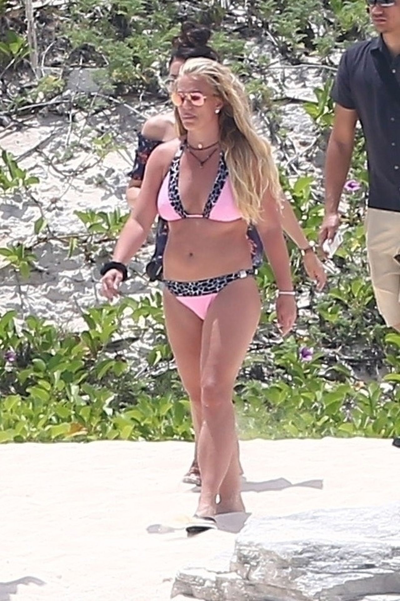 Britney Spears Sexy 21 - Britney Spears Sexy Bikini in Turks and Caicos (35 Photos and Video)