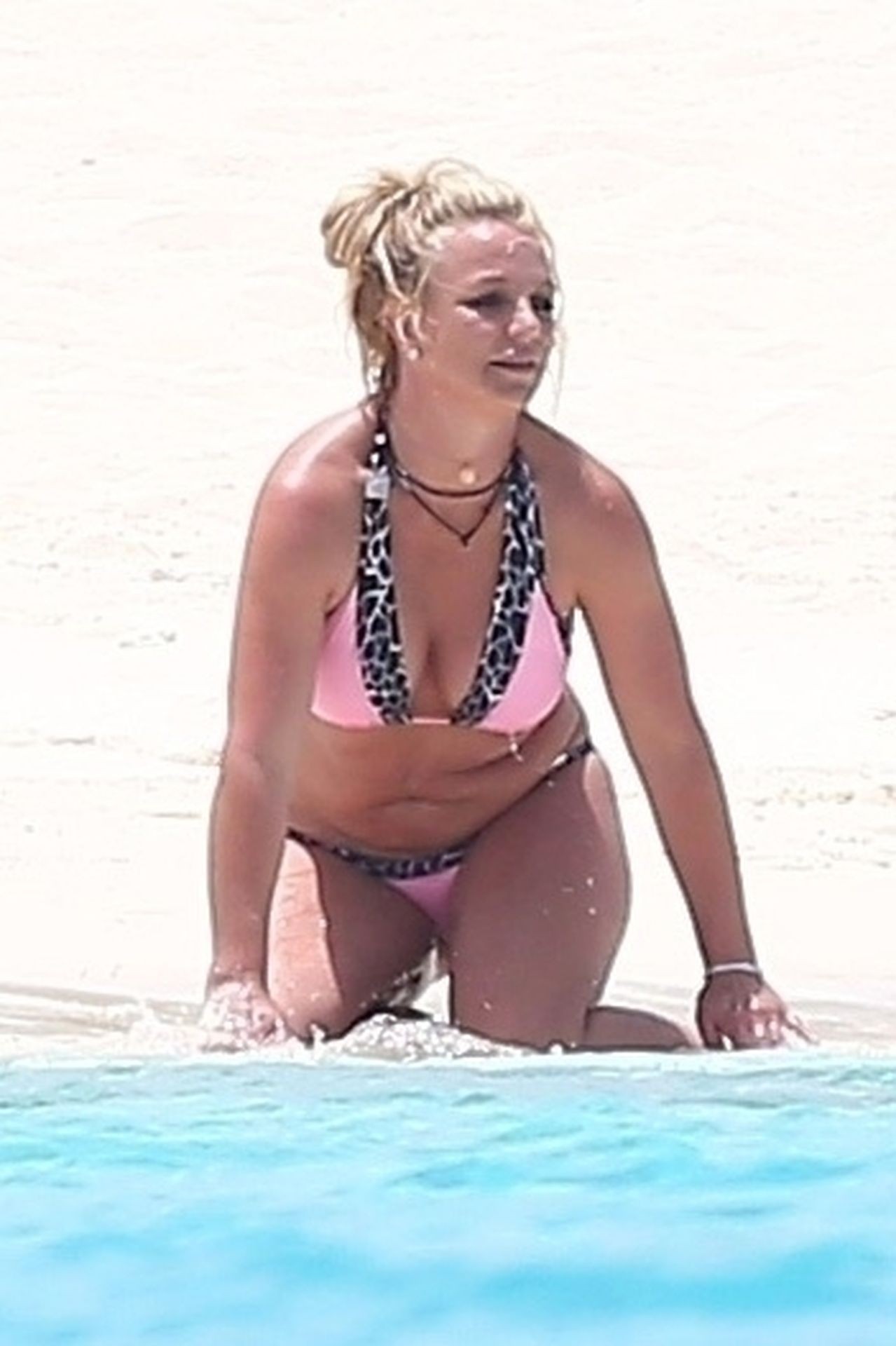 Britney Spears Sexy 6 - Britney Spears Sexy Bikini in Turks and Caicos (35 Photos and Video)