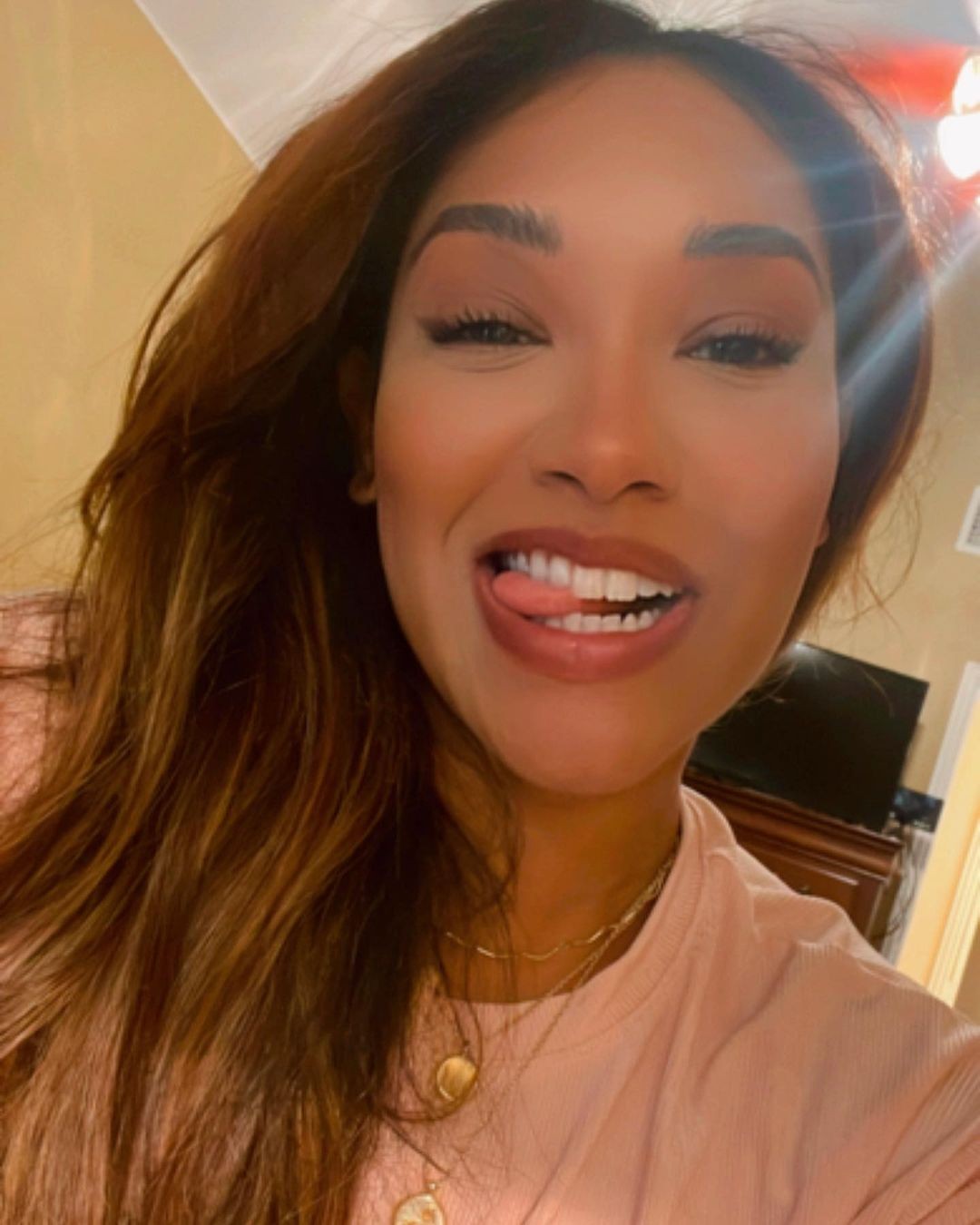 Candice Patton Selfie TheFappening.Pro 17 - Candice Patton Nude Iris West-Allen From “Flash” And “Legends of Tomorrow” (74 Photos)