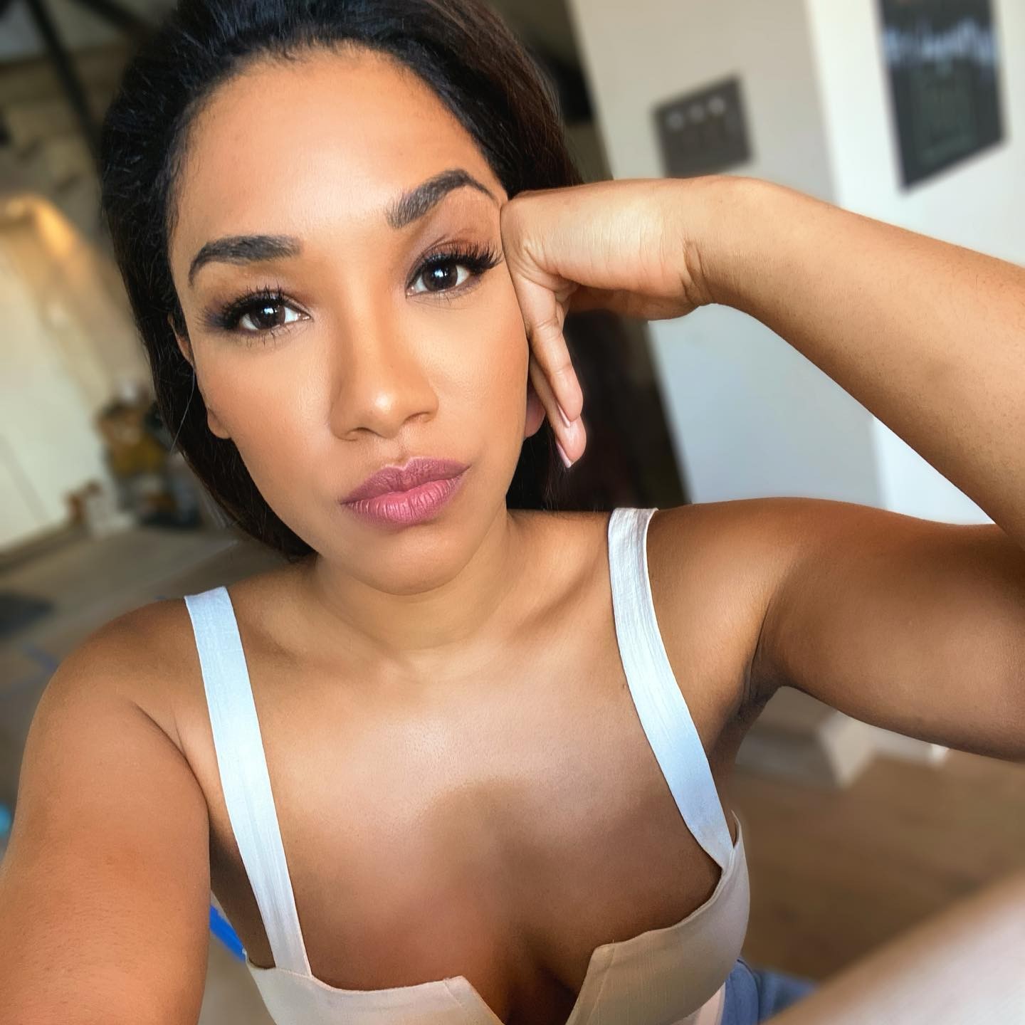 Candice Patton Selfie TheFappening.Pro 5 - Candice Patton Nude Iris West-Allen From “Flash” And “Legends of Tomorrow” (74 Photos)