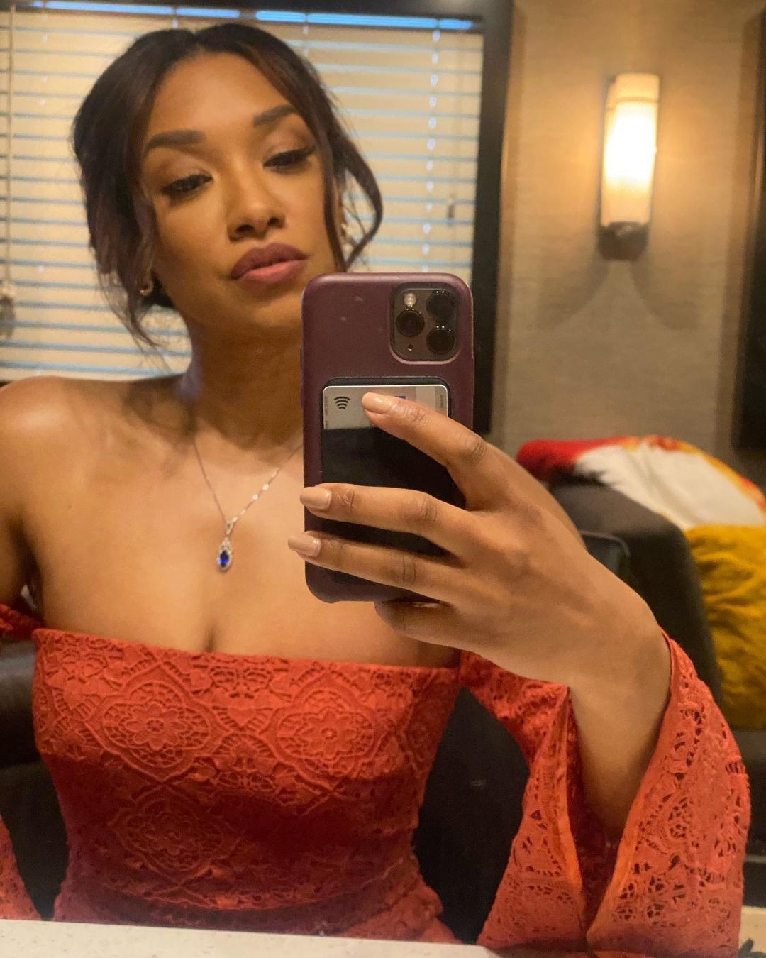 Candice Patton Selfie TheFappening.Pro 6 - Candice Patton Nude Iris West-Allen From “Flash” And “Legends of Tomorrow” (74 Photos)
