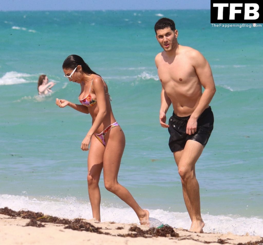 Chantel Jeffries Sexy The Fappening Blog 1 3 1024x954 - Chantel Jeffries Enjoys a Day on the Beach in Miami Beach (40 Photos)