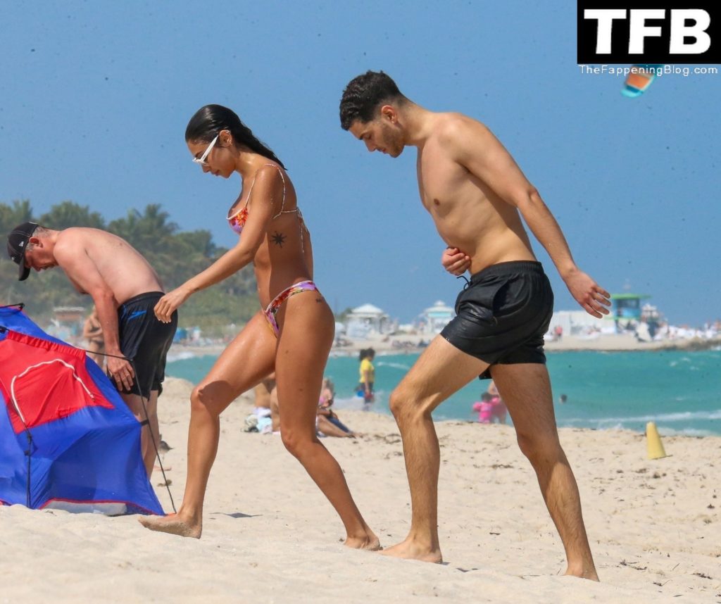 Chantel Jeffries Sexy The Fappening Blog 2 3 1024x858 - Chantel Jeffries Enjoys a Day on the Beach in Miami Beach (40 Photos)