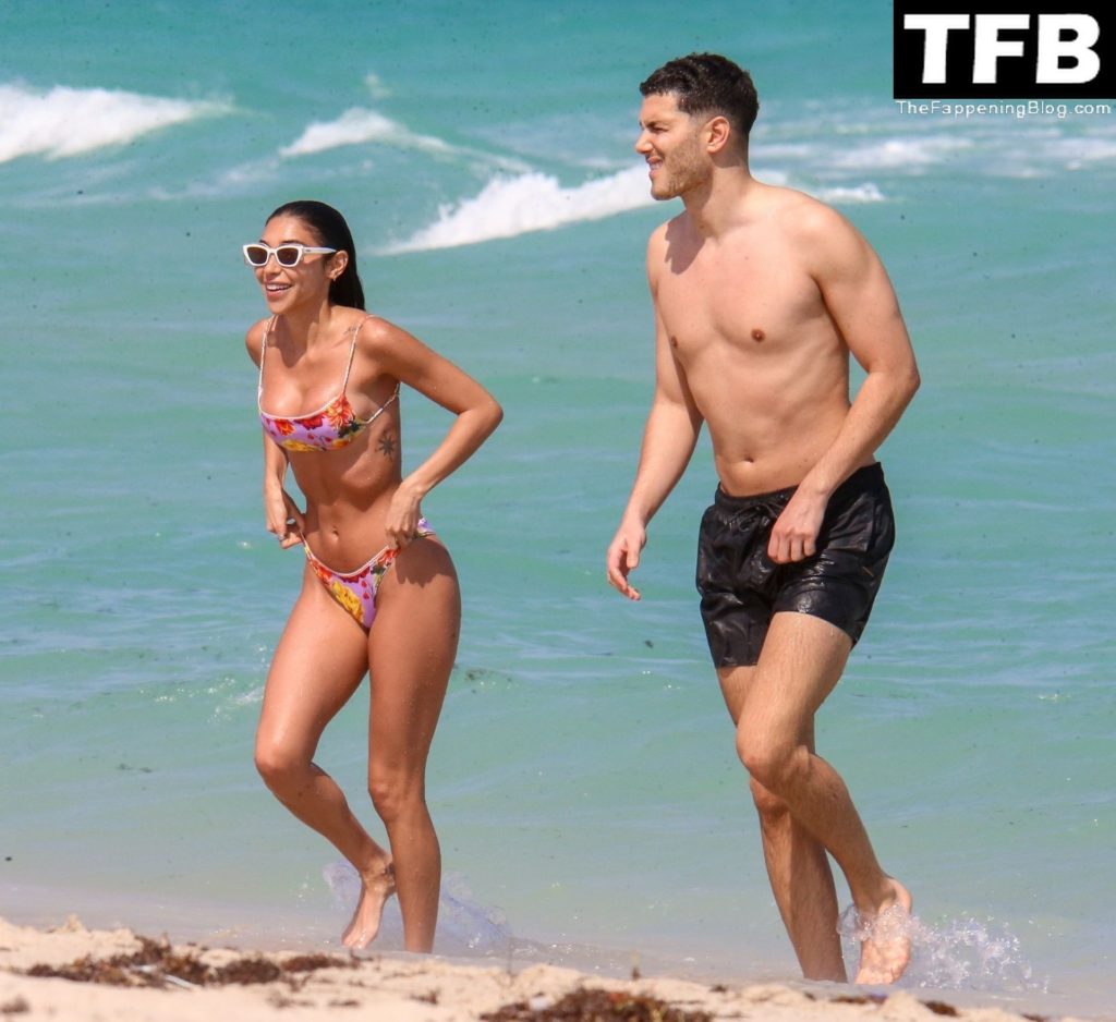 Chantel Jeffries Sexy The Fappening Blog 28 1024x938 - Chantel Jeffries Enjoys a Day on the Beach in Miami Beach (40 Photos)