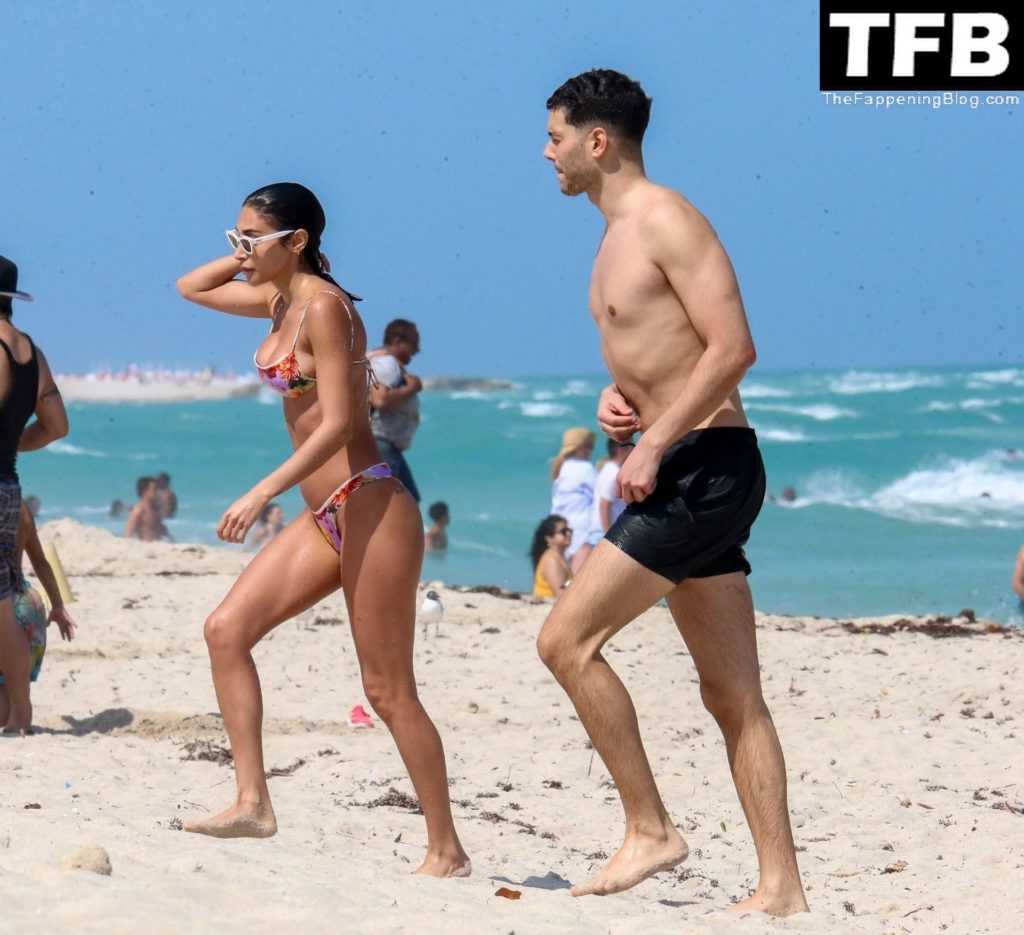 Chantel Jeffries Sexy The Fappening Blog 32 1024x935 - Chantel Jeffries Enjoys a Day on the Beach in Miami Beach (40 Photos)