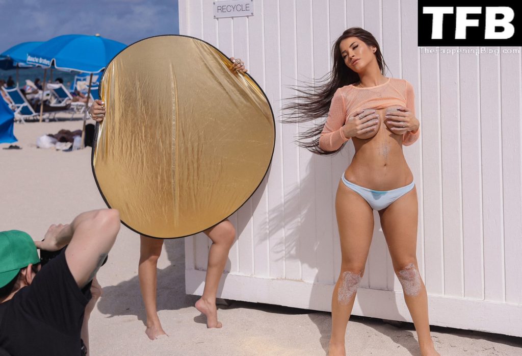 Claudia Alende Nude The Fappening Blog 22 1024x698 - Claudia Alende Poses Topless with Sand on Her Nude Boobs (23 Photos)