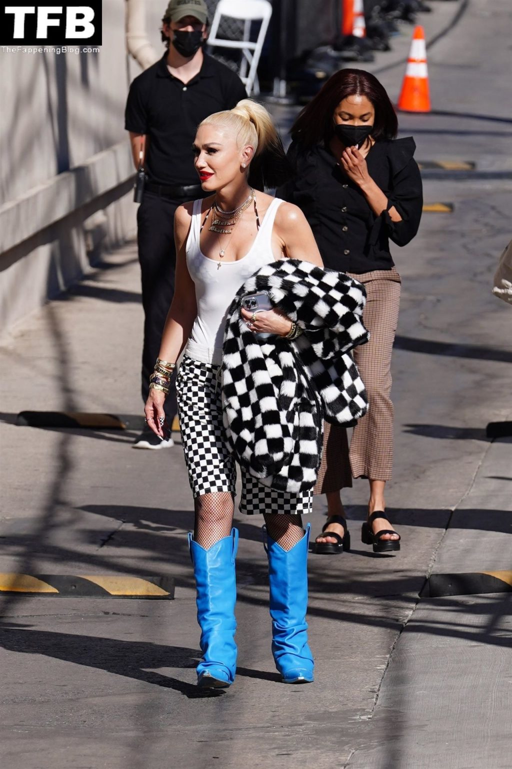 Gwen Stefani Sexy The Fappening Blog 12 1024x1536 - Gwen Stefani Arrives For an Appearance on Jimmy Kimmel Live! (87 Photos)
