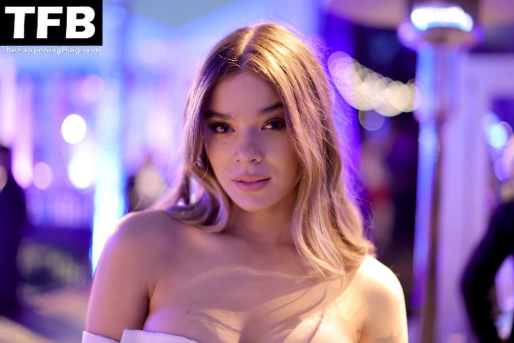 Hailee Steinfeld Sexy The Fappening Blog 36 1024x683 - Hailee Steinfeld Looks Sexy at the 2022 Vanity Fair Oscar Party (53 Photos)