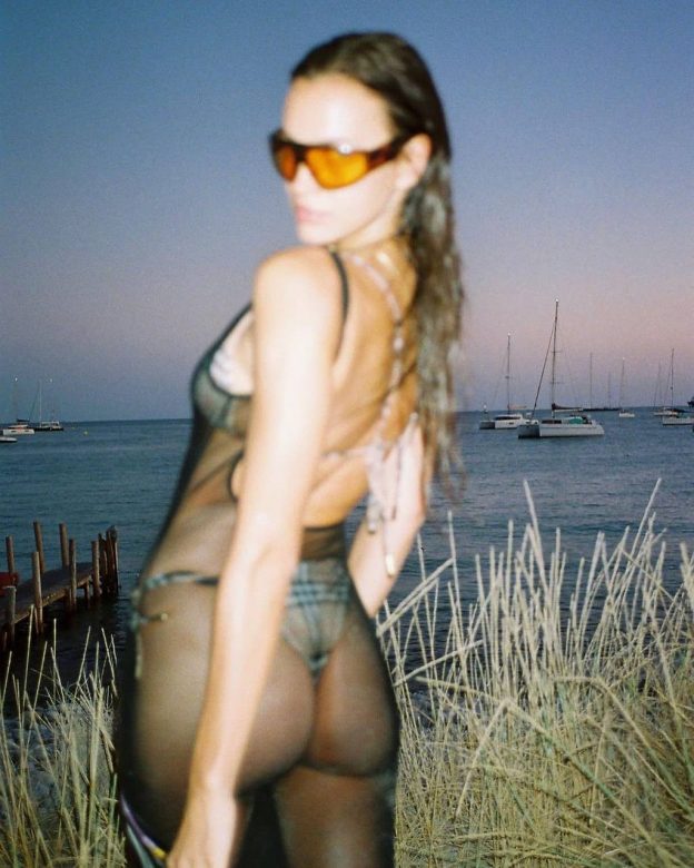 Irina Shayk Booty TheFappening.Pro 3 624x780 - Suzanna Son Nude Chloe From HBO The Idol 2023 (31 Photos)