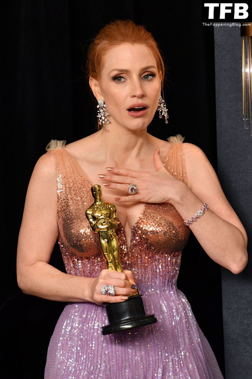 Jessica Chastain Sexy The Fappening Blog 1 2 1024x1536 - Jessica Chastain Poses With Her Oscar at the 94th Academy Awards (150 Photos)